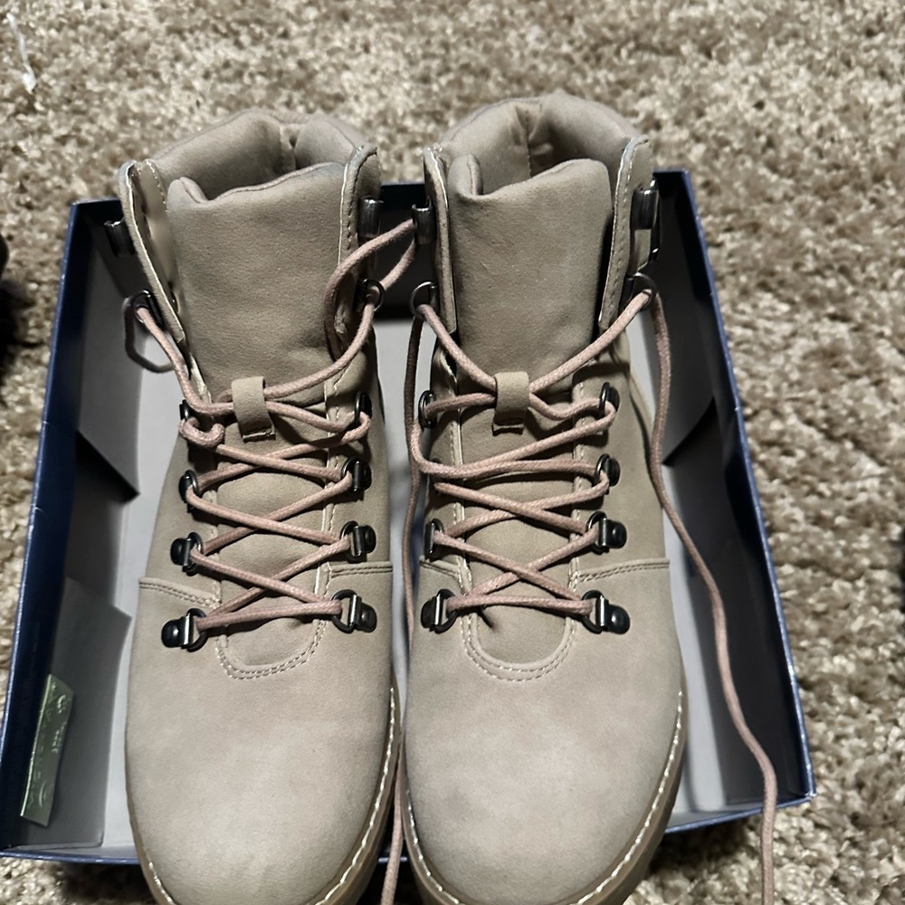 Universal Thread Kelly Boots - Picture 9 of 9